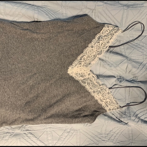 HOLLISTER WOMEN’S TANK TOP
